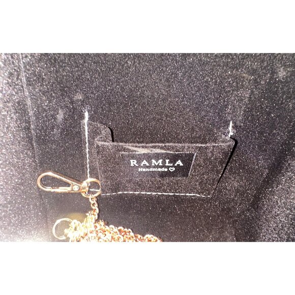 Handmade Moroccan Ramla Jeweled Clutch With Green Gemstone & Gold Accents - Picture 5 of 6